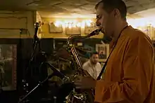 Arun Luthra performing at The 55 Bar, New York City in 2017