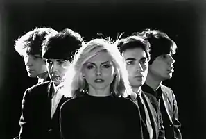 Blondie in 1977. L-R: Gary Valentine, Clem Burke, Debbie Harry, Chris Stein, and Jimmy Destri