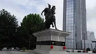 Skanderbeg statue on new pedestal (2010s)