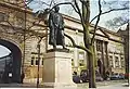 Statue outside Robert Gordon's school, Aberdeen