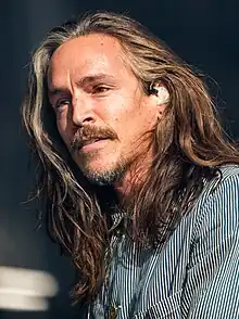 Boyd performing with Incubus in 2023