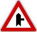 Side road junction to right