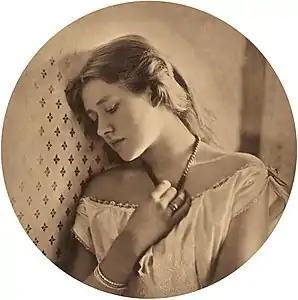 Image 133Ellen Terry, by Julia Margaret Cameron (edited by Materialscientist) (from Portal:Theatre/Additional featured pictures)