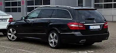 Estate (S212, pre-facelift)