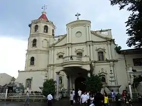 Facade of San Pablo Cathedral prior to renovations that began in 2015, removing the concrete pediment and porte cochere added during the American period.