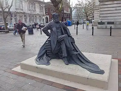 Statue of Dickens in Portsmouth, England.