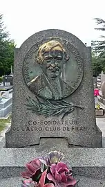 Grave in Courbevoie. Close-up.