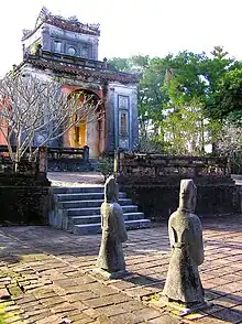 Pavilion east of the tomb
